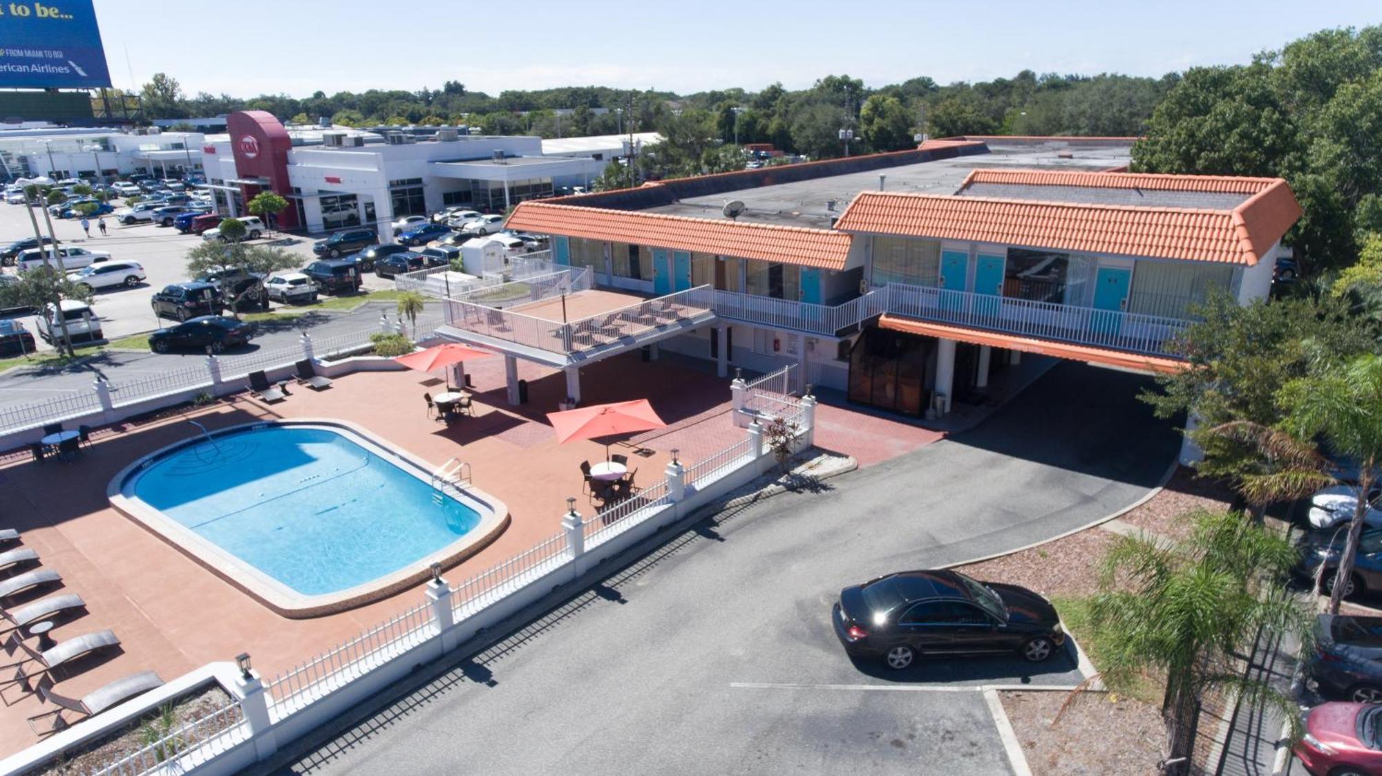Howard Johnson By Wyndham Clearwater - Dunedin Extérieur photo