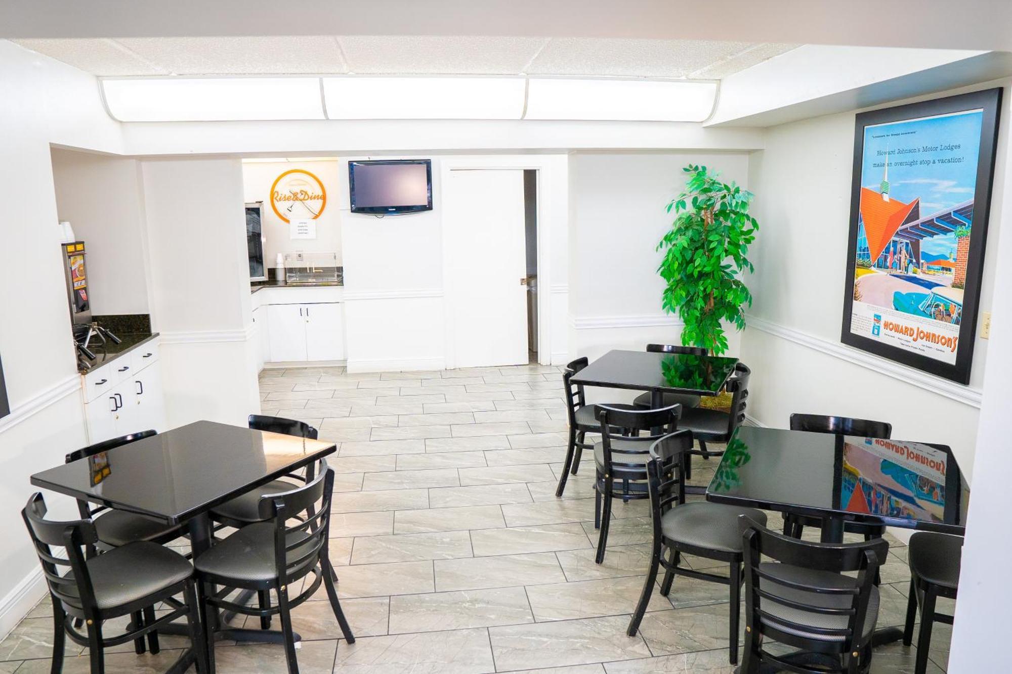 Howard Johnson By Wyndham Clearwater - Dunedin Extérieur photo