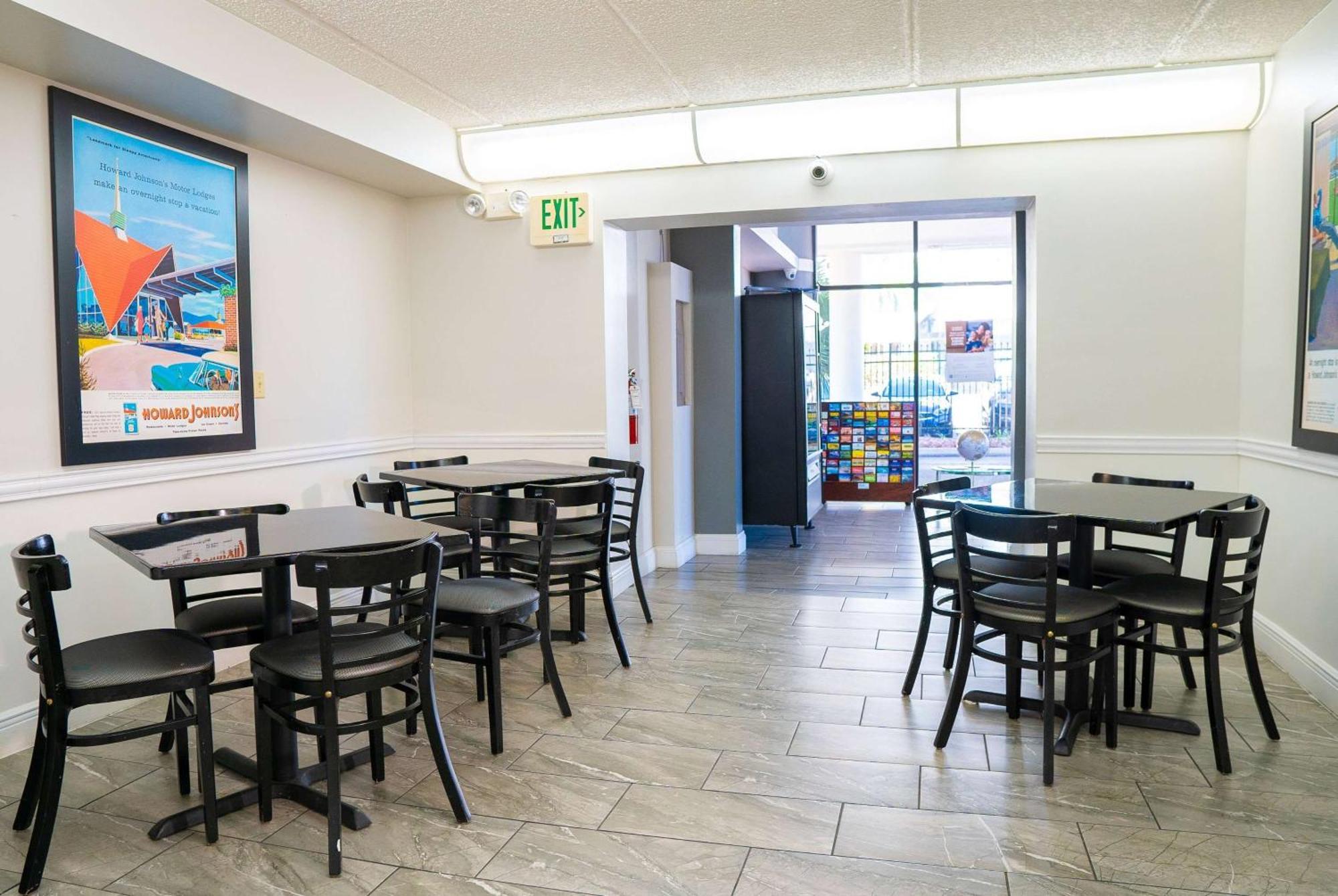 Howard Johnson By Wyndham Clearwater - Dunedin Extérieur photo