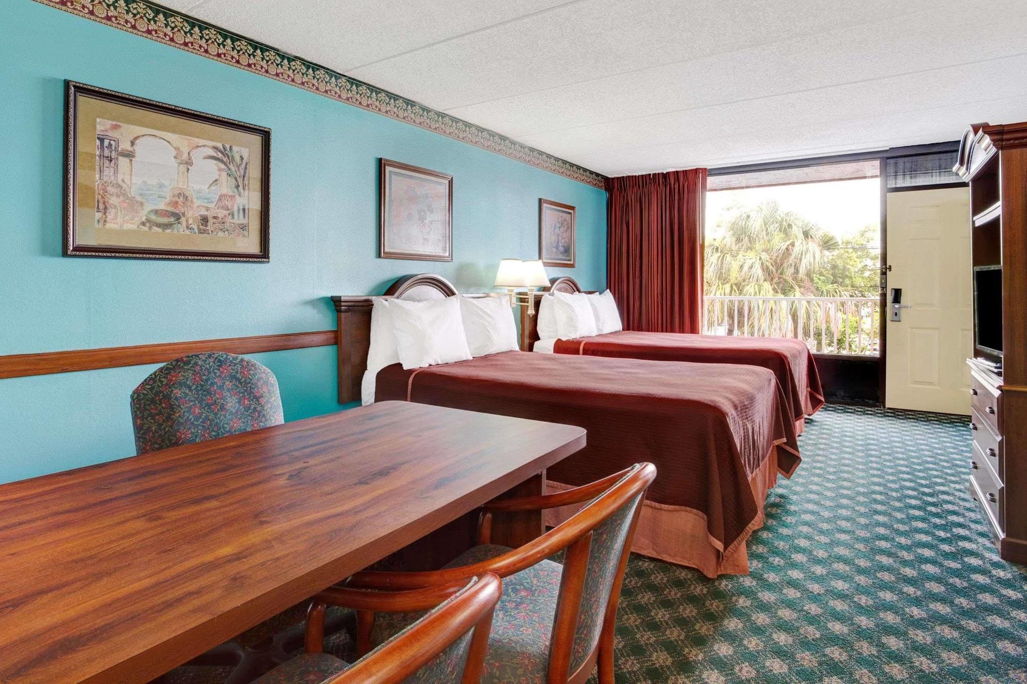Howard Johnson By Wyndham Clearwater - Dunedin Extérieur photo