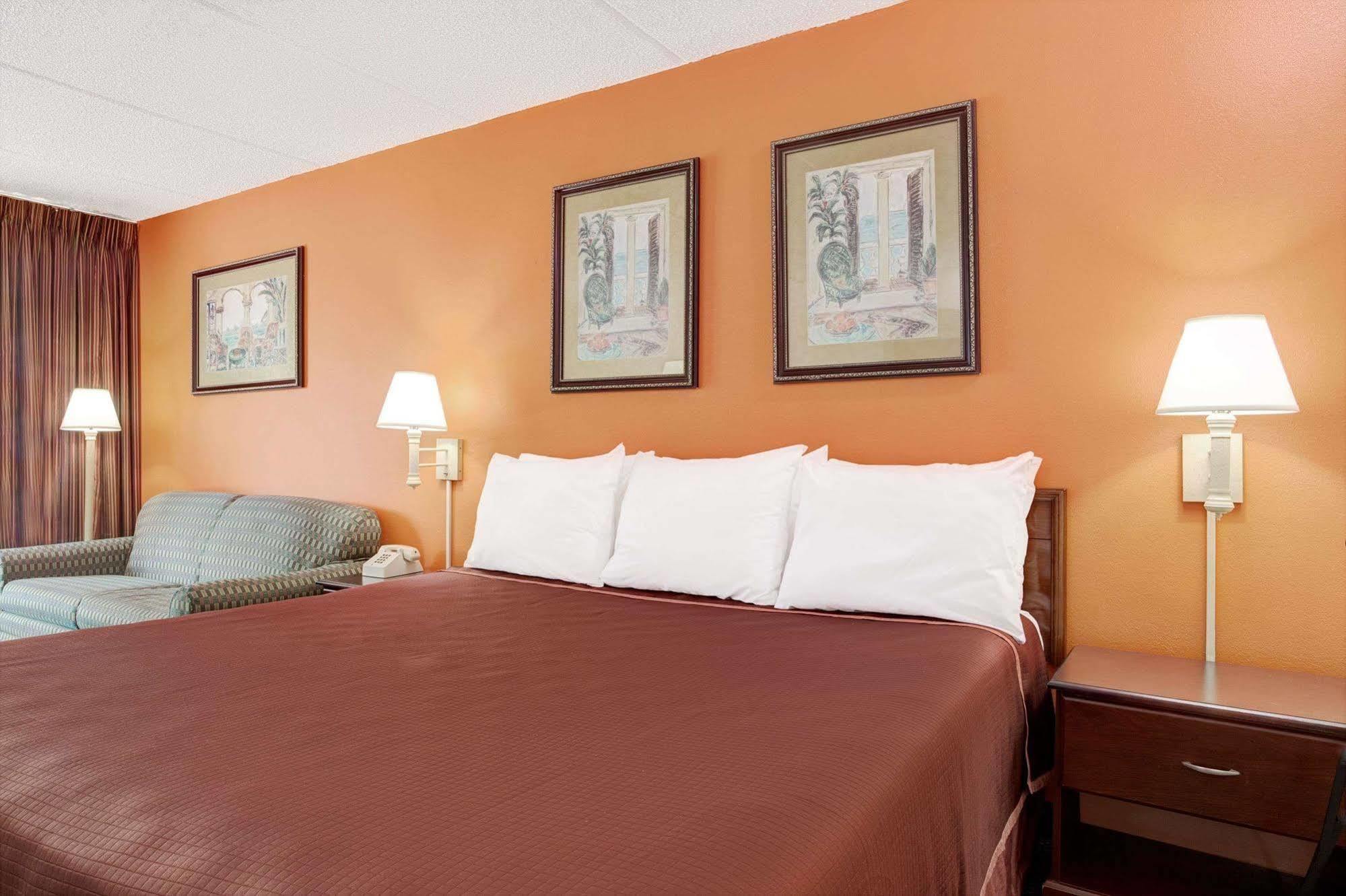 Howard Johnson By Wyndham Clearwater - Dunedin Extérieur photo
